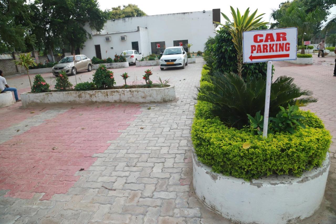 Hotel Sukhdeo Palace Gaya Exterior photo
